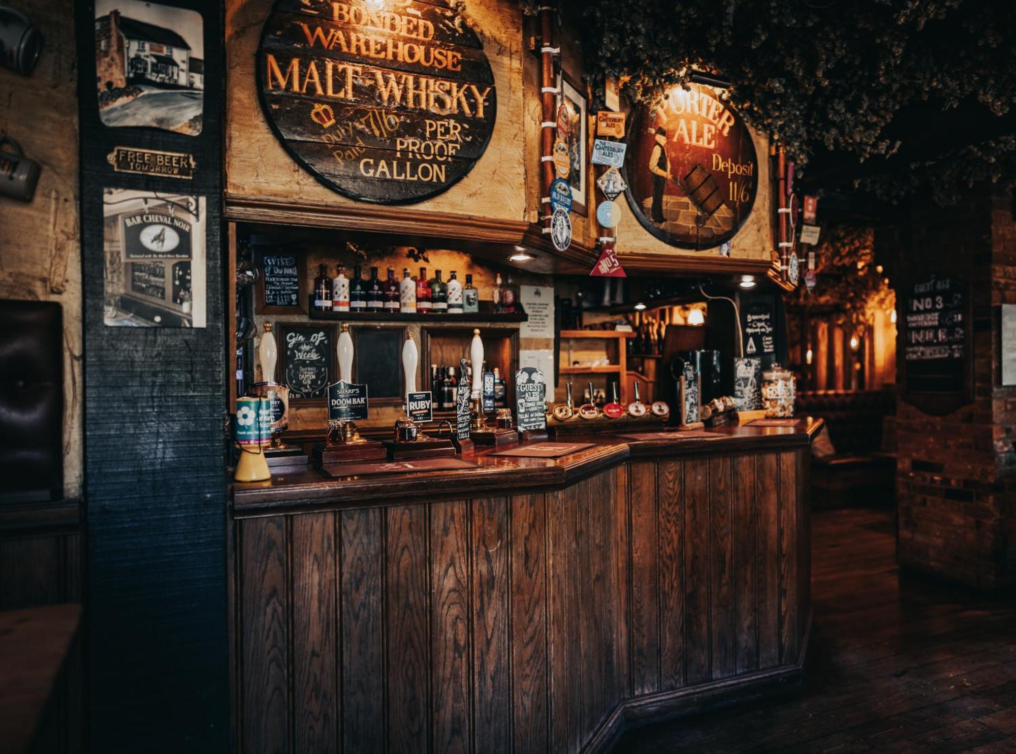 מיידסטון The Black Horse Inn מראה חיצוני תמונה