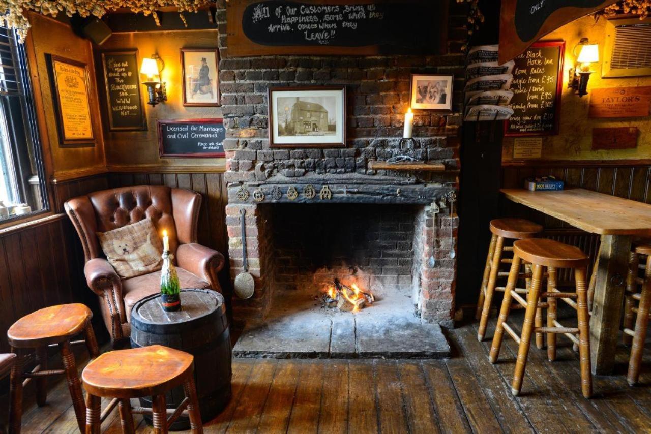 מיידסטון The Black Horse Inn מראה חיצוני תמונה