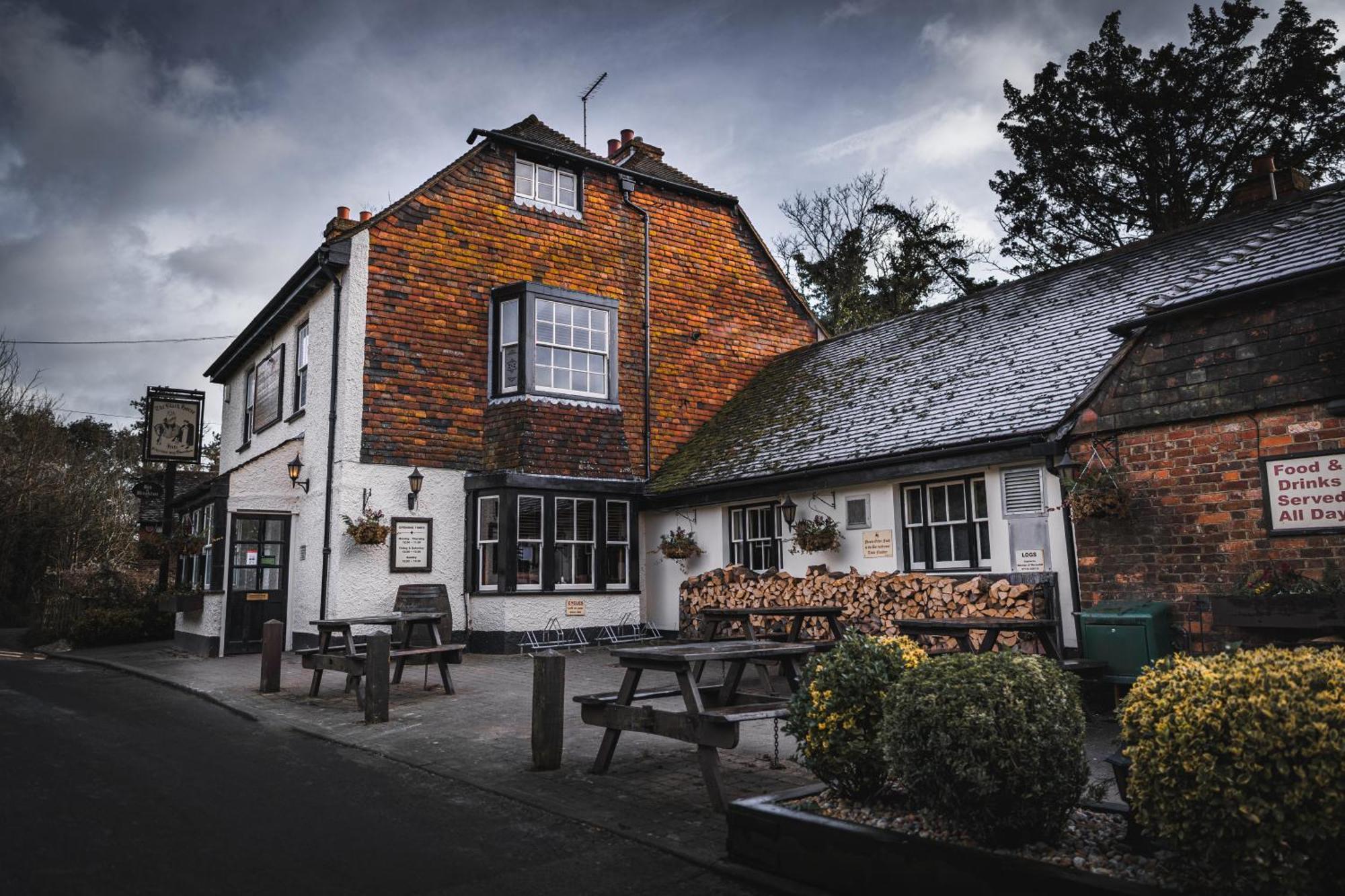 מיידסטון The Black Horse Inn מראה חיצוני תמונה