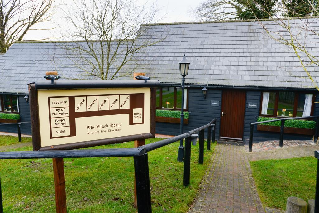מיידסטון The Black Horse Inn מראה חיצוני תמונה